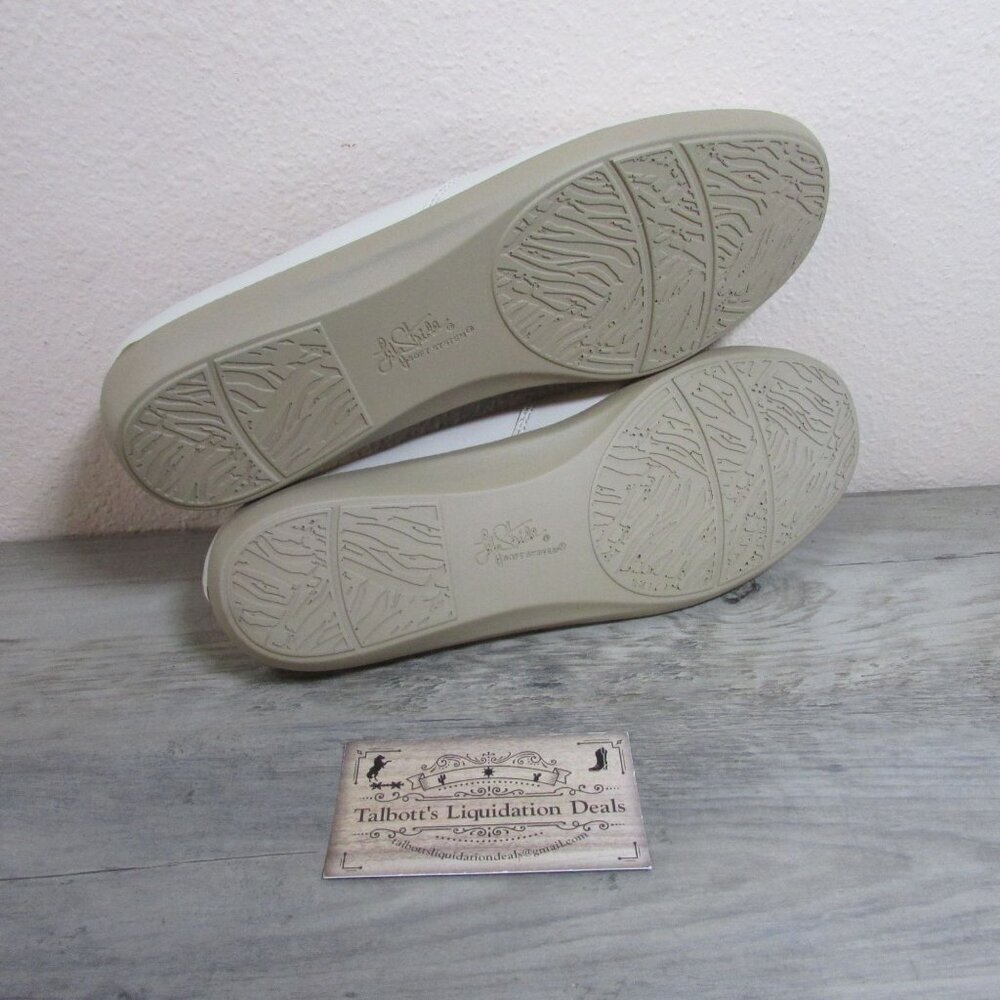 Lifestride Women's 7.5w Arch Support Notorious Slip On Flats Almond Faux Leather — image 3 of 4
